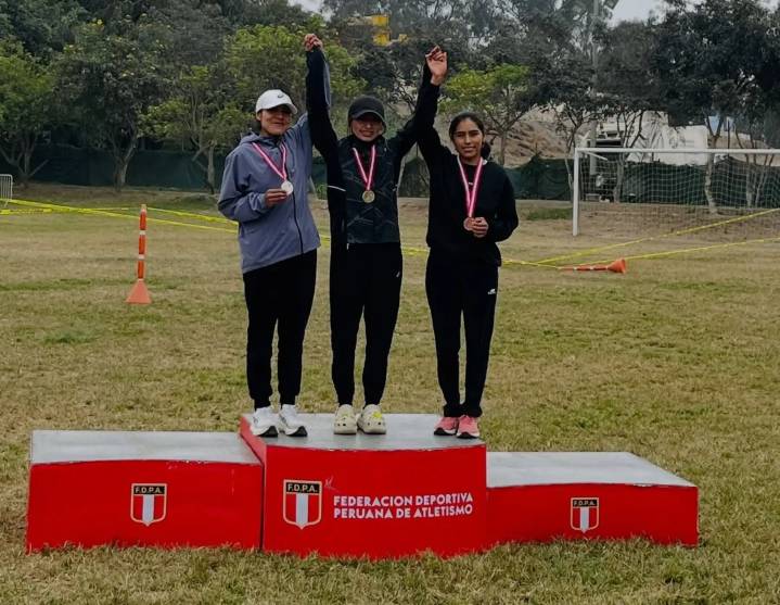 Atletas Sheyla Eulogio y Jhon Atachagua son campeones nacionales de cross country