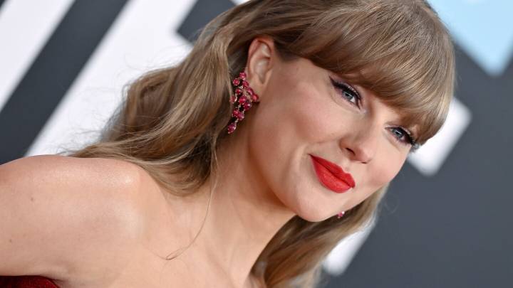 Nuevo álbum de Taylor Swift rompe récord de ventas y supera a Adele