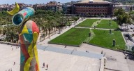 Desalojan el campamento de personas sin hogar del parque Joan Miró de Barcelona