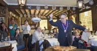 La maleducada (y costosa) práctica que irrita a los hosteleros y tiene su epicentro en Segovia