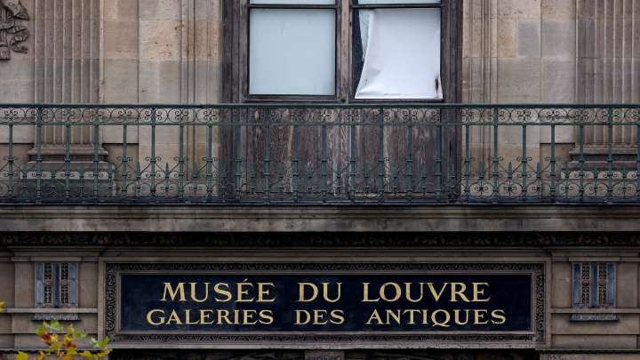 Suspects in Louvre jewel heist case arrested near Paris, prosecutor says
