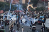 Pakistani cops clash with far-right protesters near Islamabad, at least 11 dead in police firing