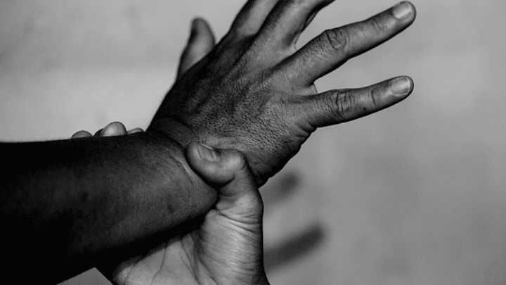 Envían a juicio a un hombre por hechos de violencia de género