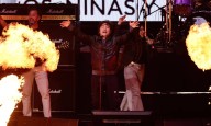 Milei da un concierto de rock en medio de una tormenta política en Argentina