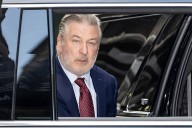 Siguen las malas noticias para Alec Baldwin: protagoniza accidente de tránsito junto a su hermano