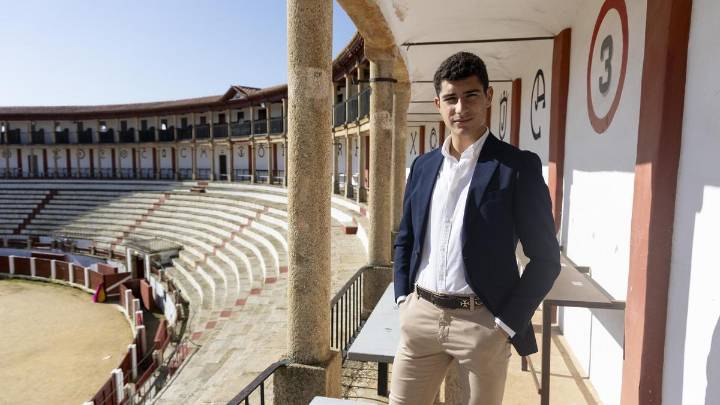 El gran año de David Gutiérrez, la promesa de 17 años del toreo de Cáceres: nueve rabos y 67 orejas