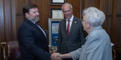 Outgoing and incoming Mayors of Mobile meet with Governor Kay Ivey: ‘Mobile’s success is Alabama’s success’