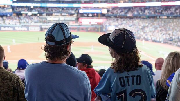 Toronto Blue Jays fans not giving up hope yet, despite 5