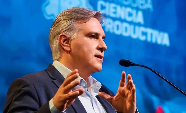 Llaryora recortó el número de agencias del Gobierno: cómo quedan