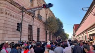 Se confrontan manifestantes al exterior de Cabildo de Durango
