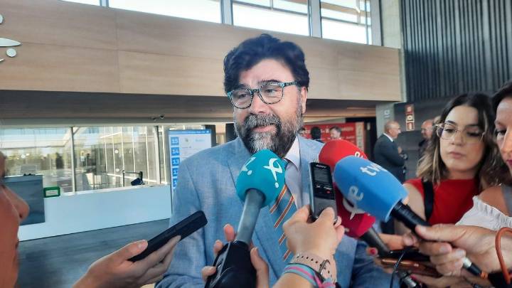 La patronal ve un "mal menor" el adelanto electoral en Extremadura