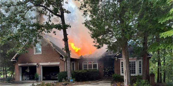 Fire in Irmo leaves three with minor injuries, officials say