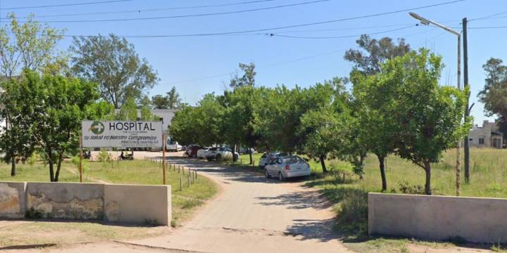 Discutió con su pareja, llamó a su mamá para que lo ayudara y ambos atacaron a golpes a la mujer