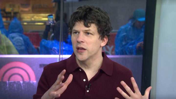 Jesse Eisenberg is donating his kidney to a stranger