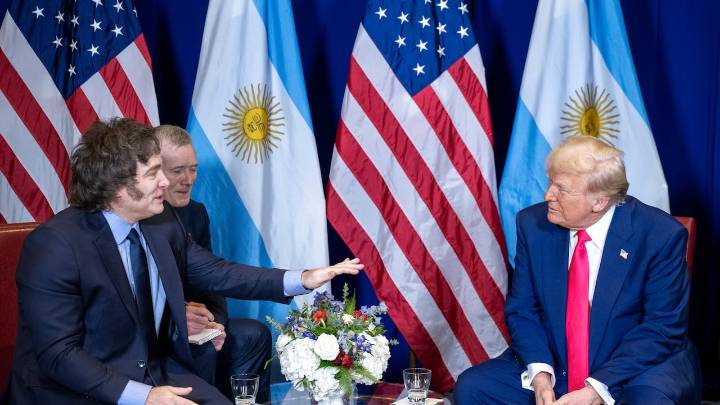 Trump elogia a Milei tras su victoria en las elecciones legislativas argentinas