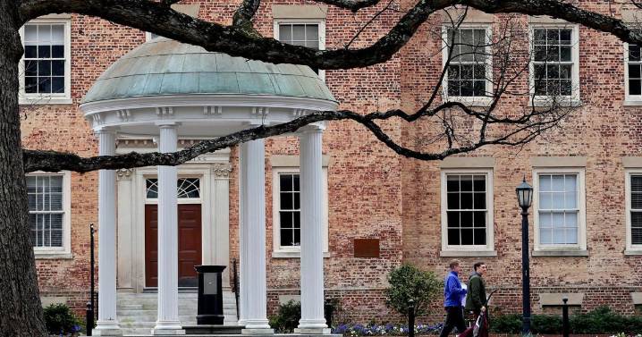 Loan debt, poor job market make students rethink college