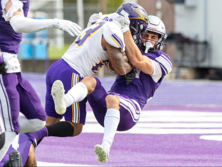 Western Mustangs humbled in stunning 60