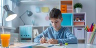 Apps que ayudan a tus hijos con sus tareas: guía de herramientas 2025