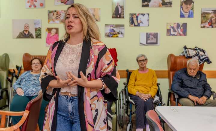 La zarzuela emociona y hace vibrar a los mayores de Valleseco en una jornada única