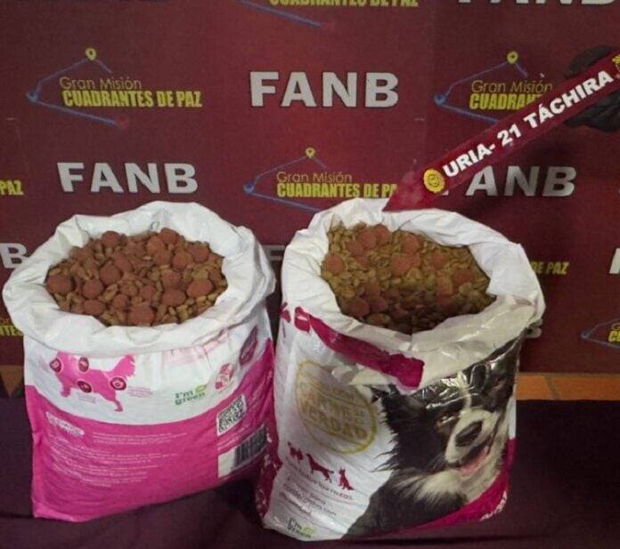 FANB incauta más de 24 kg de cocaína ocultos en sacos de comida para perros