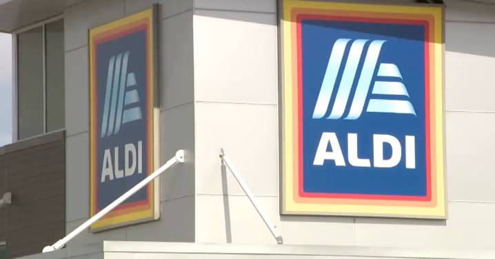 Aldi serves up $40 Thanksgiving feast for 10