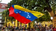 Encienden las luces navideñas en Venezuela bajo la sombra del conflicto con EE.UU. por el despliegue militar en el Caribe