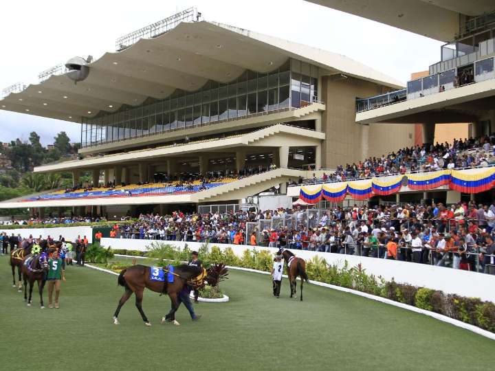 Dobles jornadas y carreras nocturnas tendrá Caracas