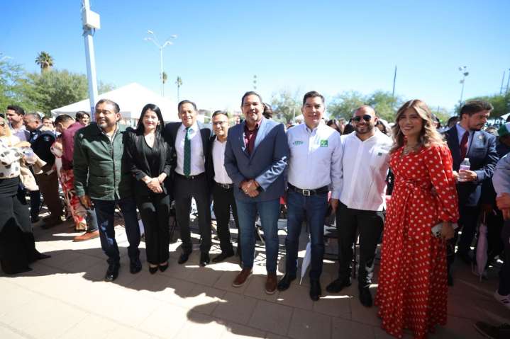 Acude alcalde a Primer Informe del diputado Alejandro Pérez Cuéllar