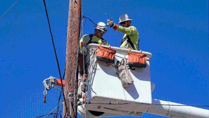 Southern California Edison cuts power to thousands amid wildfire risk