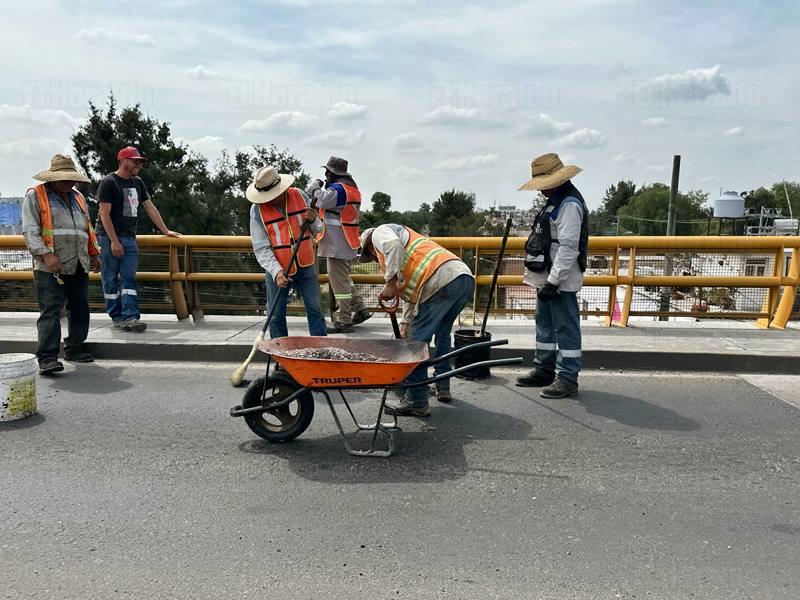 Avanza mantenimiento en puentes vehiculares