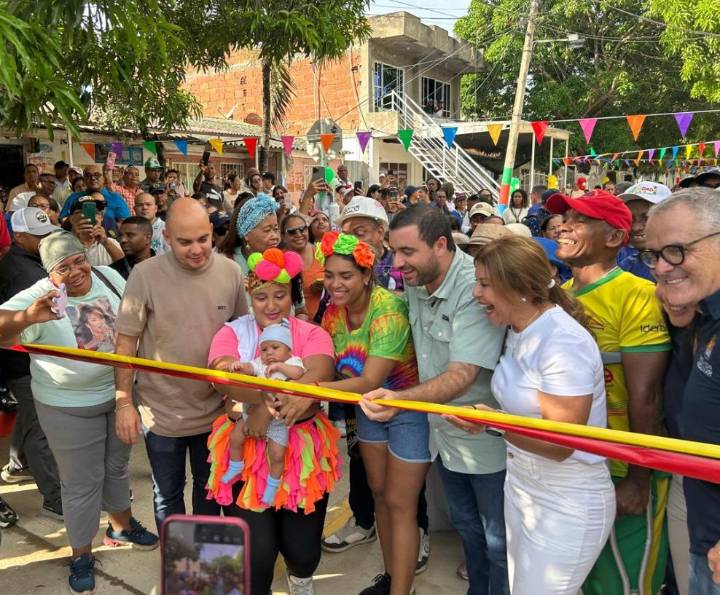 Villa Grande celebra pavimentación de calle La Concordia: “Gracias, Gobernador”
