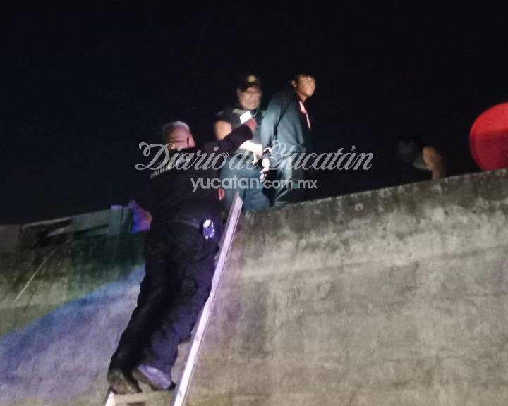 Detienen a un sujeto que caminaba por los techos de las viviendas en Villas de Umán