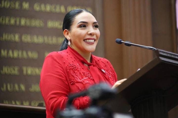 Congreso del Estado aprueba punto de acuerdo para rehabilitar la carretera Jacona–Jiquilpan, propuesto por Adriana Campos Huirache