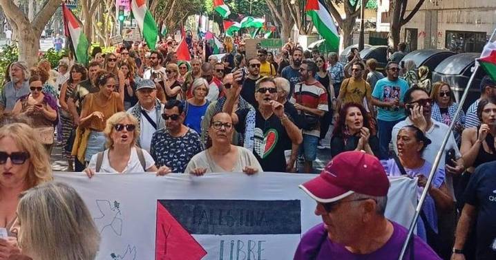 Almería grita su apoyo a Gaza: “Si cae Palestina, cae la humanidad”