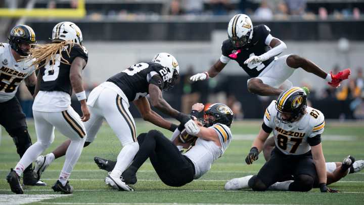 Beau Pribula injury update: Eli Drinkwitz updates Missouri QB’s status