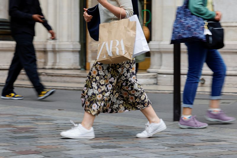 Euro zone consumer confidence rises to