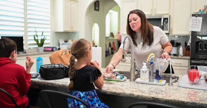 Last-minute scramble over pay takes a toll on military families during the shutdown