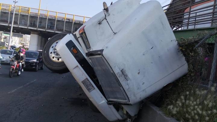 Accidente Cerca de Metro Ecatepec Hoy: ¿Qué Pasó en la Avenida Central?