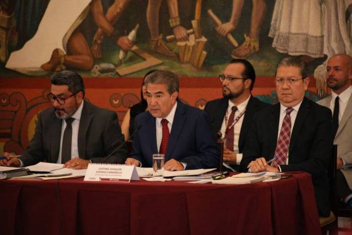 Ayuntamiento de Puebla avanza en regularización de asentamientos y mercados municipales