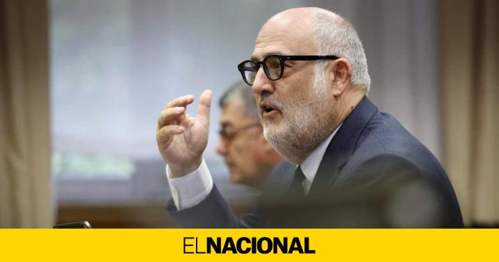 Reproches cruzados entre Pujol y Sánchez en el Senado: "Houdini o trilero" y "conservador condescendiente"