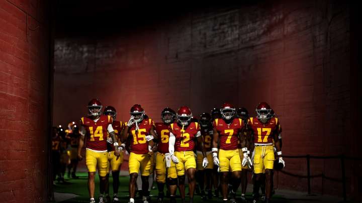 How to Watch USC vs. Michigan Football Game Online Without Cable
