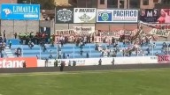 Hinchas ingresaron a la fuerza al Estadio Unión Tarma previo al partido de Universitario [VIDEO]