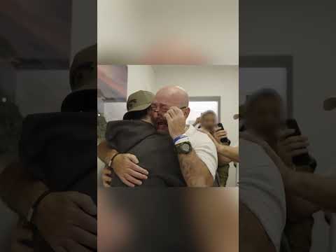 Israeli Hostages Freed: Father Stands from Wheelchair to Embrace Bar Kuperstein #shorts