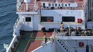 Francia aborda frente a sus costas a un petrolero ruso sospechoso de servir de base de drones