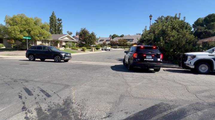Man found dead on road in SW Bakersfield neighborhood