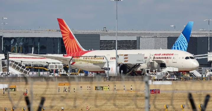 Pilots Demand Boeing Planes Be Grounded After Emergency System Unexpectedly Activated