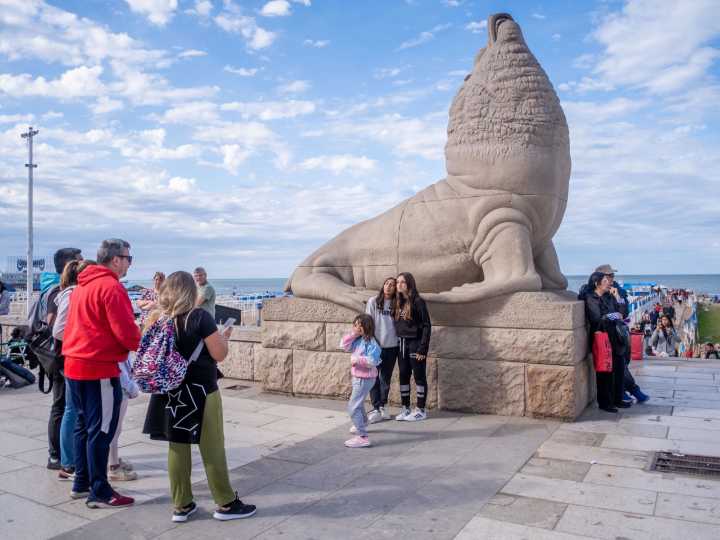Vacaciones fraccionadas: los cambios que prevé la reforma laboral de Milei