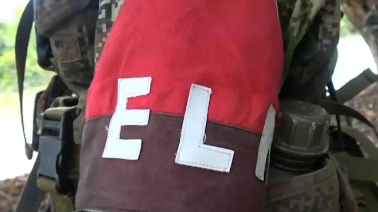 Militares venezolanos confirman la incautación de material bélico y panfletos del ELN en campamentos fronterizos