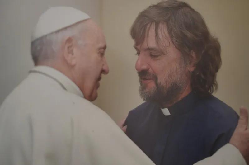 El legado de Francisco en "El cura del fin del mundo"