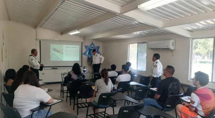 ¿Quieres aprender a manejar? Invitan a curso básico este fin de semana